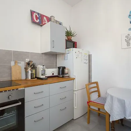 Cosy In A Cosmopolitan District Apartment